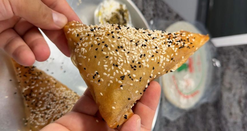 בורקס דפי אורז במילוי גבינות, פטריות ובצל