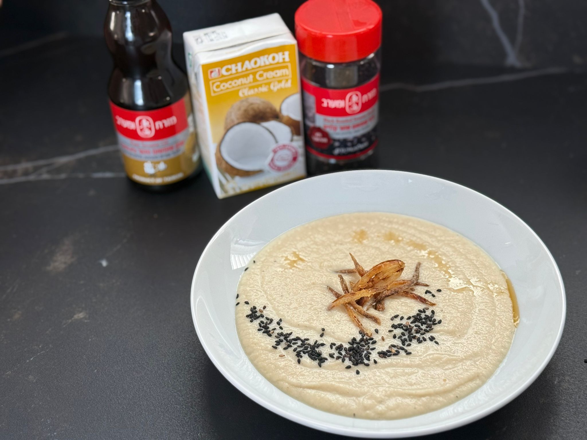 מרק כרובית פרווה עם קרם קוקוס