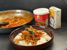 תבשיל חזה עוף בקארי אדום