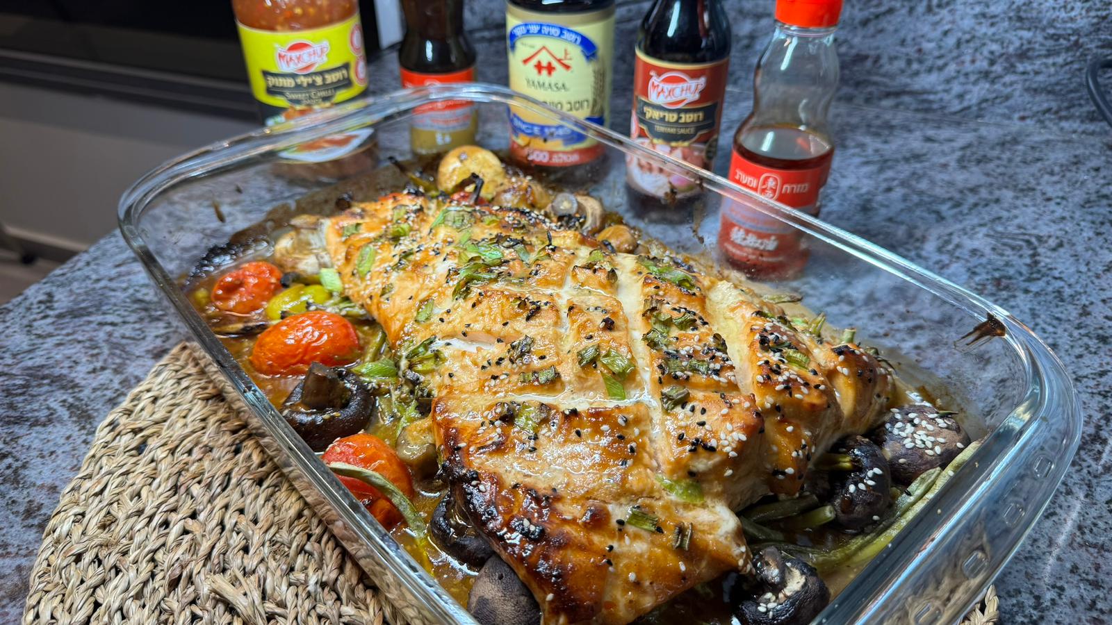 נתח סלמון שלם בתנור בסגנון אסיאתי