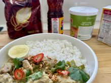 קארי ירוק תאילנדי עם פרגית